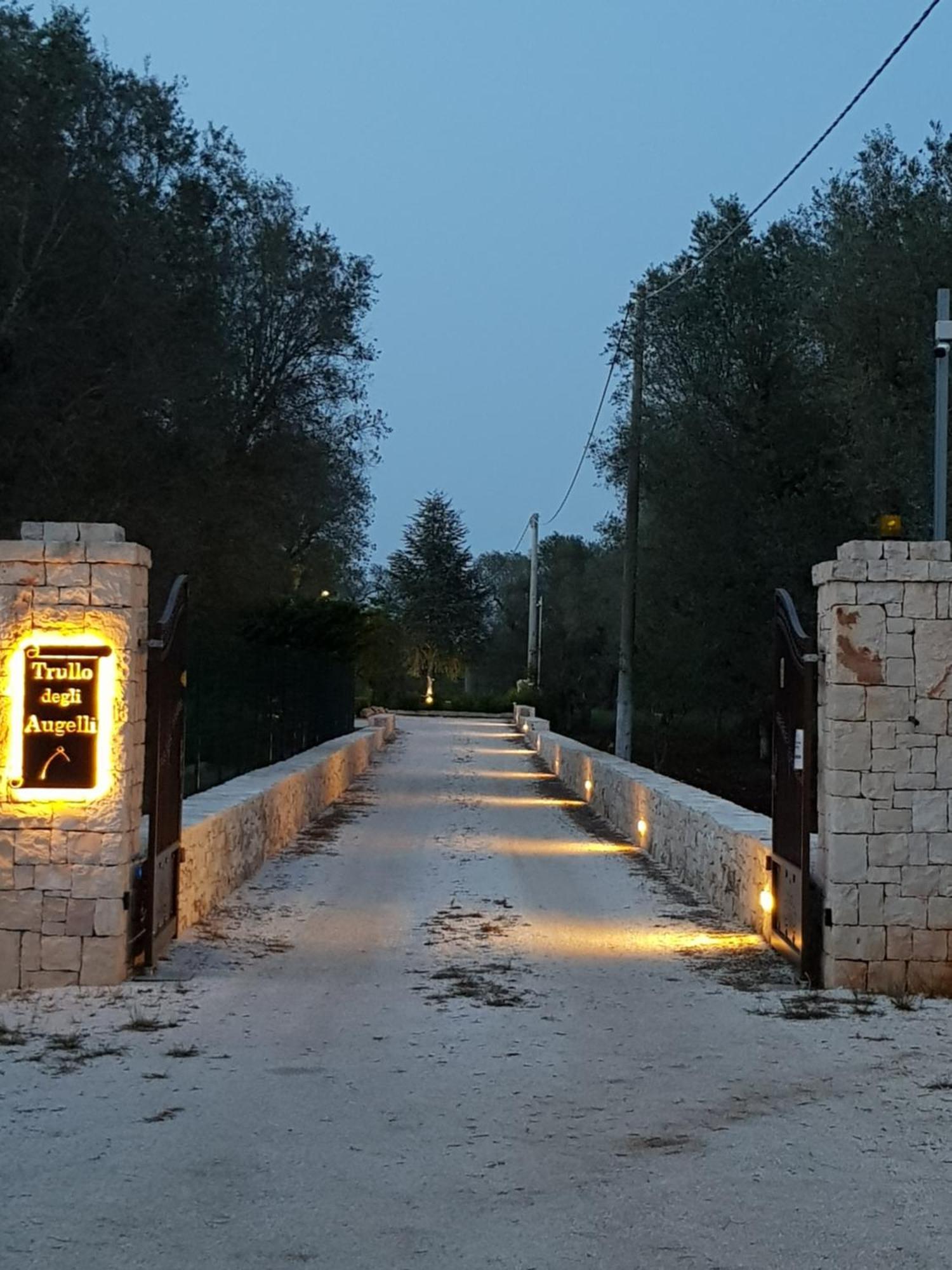 Trullo Degli Augelli Hostal San Michele Salentino Exterior foto